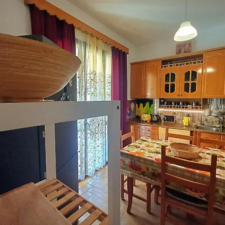 Guest Near Historical Center Avlonya